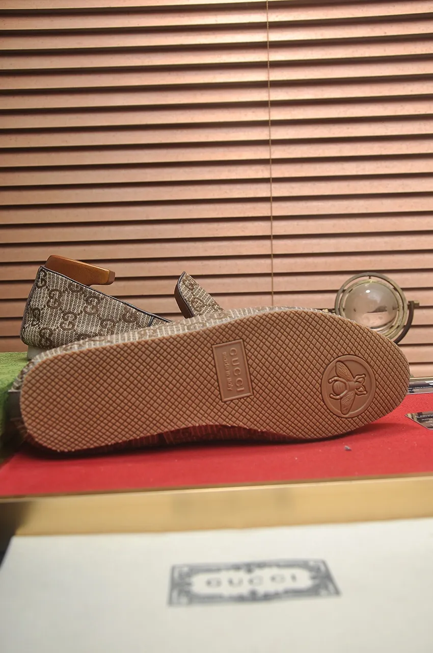 Men's men's shoes💰460💶[GUCCI Gucci] Men's wallet shoes🇮🇹Official website original 1:1 mold opening, original quality💯The upper is made of imported cowhide and Gucci original fabric➕Breathable cotton sheep lining, fine workmanship, high-end atmosphere. Has a fashionable and exemplary look. Rubber wear-resistant and anti-slip outsole. Code number: 38-44